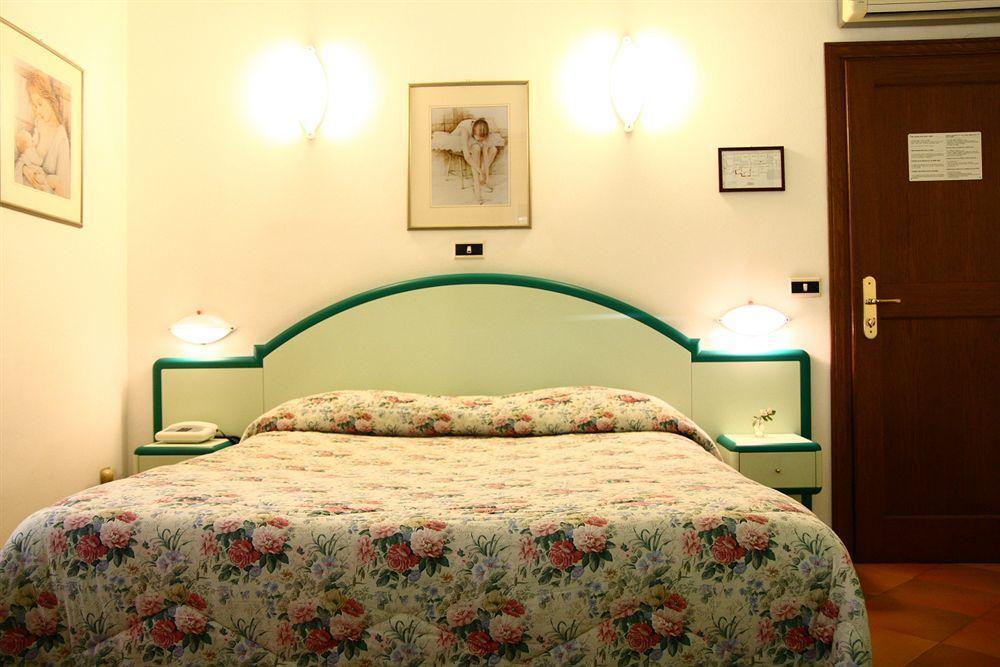 Hotel Le Mura Φολίνιο Εξωτερικό φωτογραφία
