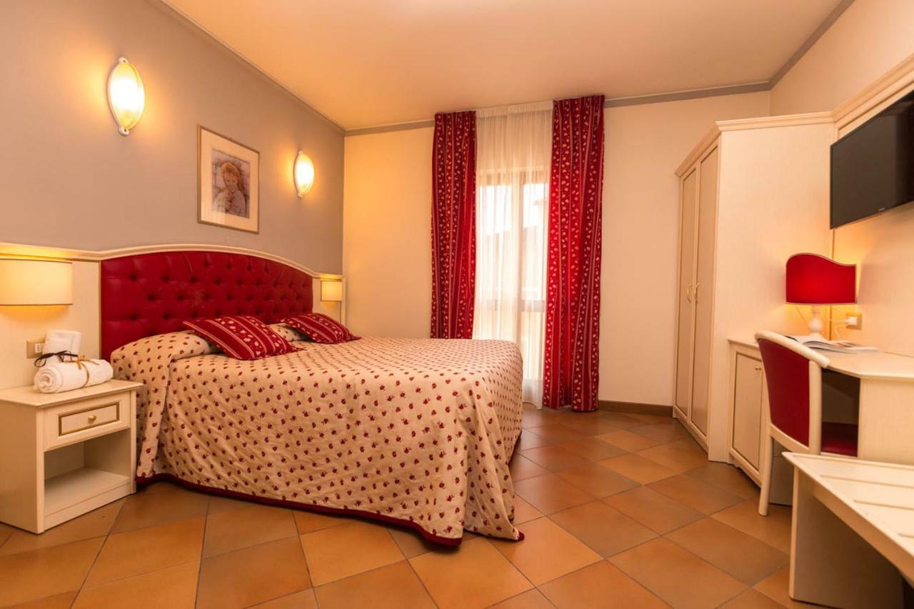 Hotel Le Mura Φολίνιο Εξωτερικό φωτογραφία